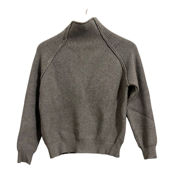 Chicwish Mockneck Gray Sweater with Red Hearts on Sleeves size S/M - Picture 2 of 6